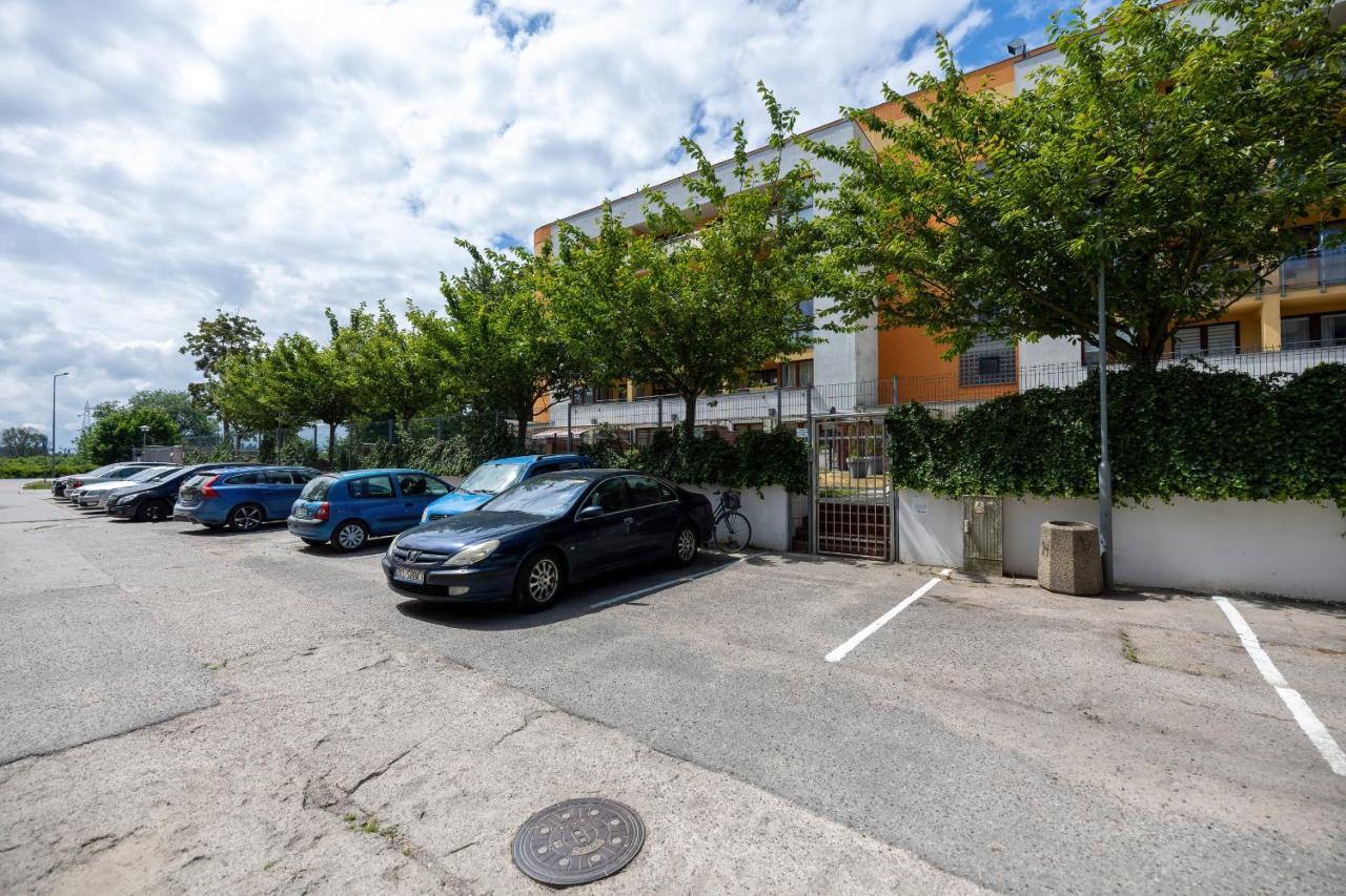 Apartamenty Wisniowy Sad By Noclegi Renters Колобжег Экстерьер фото